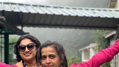 தோழியை கட்டி பிடித்து குதூகலம்...  ஊட்டி கிளைமேட்டை அணுஅணுவாக ரசிக்கும் வைரல் ஸ்டார் வனிதா!