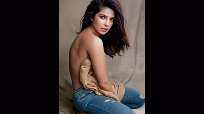 ছুরি নিয়ে প্রিয়ঙ্কার নিতম্বে ঝাঁপিয়ে পড়লেন নিক, এটাই কি পপ তারকার 'ব্রেকফাস্ট', রেগে আগুন পরিণীতি