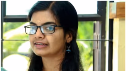 ആദ്യ ജോലിയില് ചേരാന് പോയ യുവതി ഹൃദയാഘാതം മൂലം മരിച്ചു