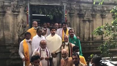 సీఎంలిద్దరూ మంచి మిత్రులే... అనుకుంటే క్షణాల్లో ఆ సమస్యకు పరిష్కారం: భద్రాచలం ఆలయంలో లోకేష్ (వీడియో)