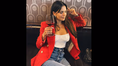 Female Alcoholic-৫ বছরে ওড়িশায় উল্লেখযোগ্যভাবে বেড়েছে মহিলা মদ্যপায়ীর সংখ্যা,কমেছে পুরুষ সুরাপ্রেমীর সংখ্যা