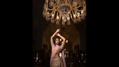 చేతులు పైకెత్తి నడుము వొంపులు చూపిస్తూ శివాత్మిక రాజశేఖర్‌ నానా రచ్చ.. ఈషారెబ్బా హాట్‌ కామెంట్‌