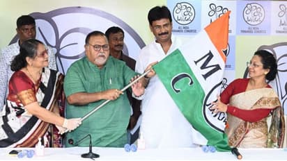 ‘ঘরের ছেলে, ঘরে ফিরেছি’, বিজেপি ছেড়ে তৃণমূলে ফিরে বললেন বাগদার বিধায়ক বিশ্বজিৎ দাস