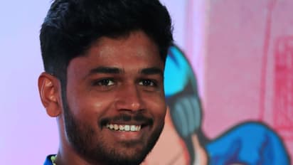 ബ്ലാസ്റ്റേഴ്സ് ജേഴ്സിയില് സഞ്ജു; ഏറ്റവും പ്രധാന സൈനിംഗ് എന്ന് മഞ്ഞപ്പട! കൗതുകമായി ചിത്രം