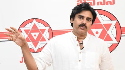 అడుగుకో గుంత-గజానికో గొయ్యి... ఇదీ ఏపీలో రోడ్ల దుస్థితి: పవన్ కల్యాణ్ ఆగ్రహం
