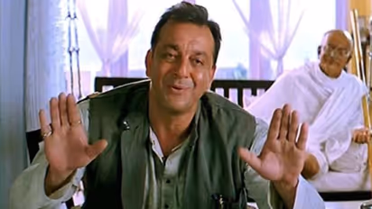 Sanjay Dutt's Munna Bhai completes 15 years: remember the magical, famous 'jadu ki jhappi'