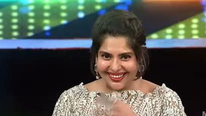 శ్రీదేవి నాకు మరో అమ్మ.. పిన్ని అతిలోక సుందరిని తలచుకుని `గులాబి` హీరోయిన్‌ మహేశ్వరీ ఎమోషనల్‌