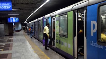 Kolkata Metro: বাড়ছে কলকাতা মেট্রোর স্মার্ট কার্ড নেওয়ার খরচ, কার্যকর রবিবার থেকে