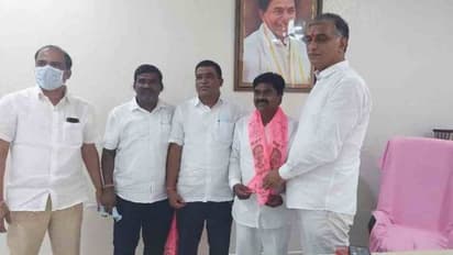 Huzurabad Bypoll: టీఆర్ఎస్ గూటికి కరీంనగర్ జిల్లా ఫిషరీస్ కార్పోరేషన్ మాజీ ఛైర్మన్