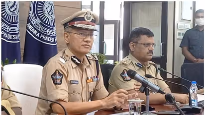 సోమవారం నుంచి రాజధాని రైతుల మహా పాదయాత్ర: పోలీసుల అనుమతి.. కానీ మెలిక, ఏంటంటే..?