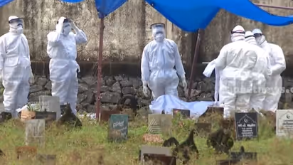 കൊവിഡ് തരംഗം രൂക്ഷമായ 2021ല് കേരളത്തിലെ മൊത്തം മരണങ്ങളിലുണ്ടായത് വന്വര്ധന, കണക്കുകള് പുറത്ത്