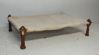 বিজ্ঞাপনেই বাজিমাত, ৫৮ হাজার টাকায় বিক্রি হচ্ছে খাটিয়া