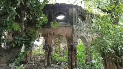 গোপন রাস্তায় দাঁড়িয়ে দেখতে হত পুজো, এই রাজবাড়ির মহিলাদের নানা গল্প আজও শিহরণ জাগায়