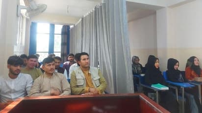 ಕಾಲೇಜಿನಲ್ಲಿ ಹುಡುಗ, ಹುಡುಗಿಯರ ಪ್ರತ್ಯೇಕಿಸಲು ಕರ್ಟನ್, ತಾಲಿಬಾನ್ ಉಗ್ರ ಹಕ್ಕಾನಿ ಆದೇಶ!