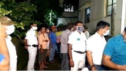 বিছানায় স্কুল ইউনিফর্ম পরা ছাত্রের দেহ, পাশে মায়ের নলিকাটা শরীর, বেহালার নৃশংস হত্যাকাণ্ড শিউরে দিল সকলকে