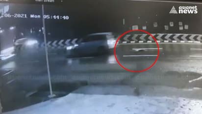 റോഡിൽ സ്ത്രീയുടെ മൃതദേഹം കണ്ടെത്തിയ സംഭവം; അപകടമെന്ന് നിഗമനം, കാർ ഓടിച്ചിരുന്ന യുവാവ് അറസ്റ്റിൽ