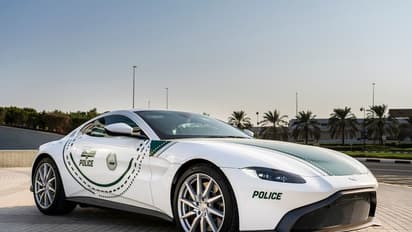 ജെയിംസ് ബോണ്ടിന്റെ ഇഷ്ട വണ്ടിയെ ദുബായ് പൊലീസില് എടുത്തു!