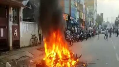 పత్రికా ఆఫీస్ పై బీజేపీ కార్యకర్తల దాడి.. నలుగురు జర్నలిస్టులకు గాయాలు...