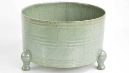 900 വർഷം പഴക്കമുള്ളൊരു പാത്രം, വിറ്റുകിട്ടിയത് മൂന്നുകോടിയിലധികം രൂപ, ഞെട്ടി ഉടമയുടെ കുടുംബം