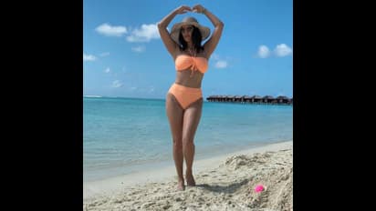 ಆಕಾಶ ನೀಲಿ ಬಣ್ಣದ ಬಿಕಿನಿಯಲ್ಲಿ ಸನ್ನಿ ಲಿಯೋನ್..!