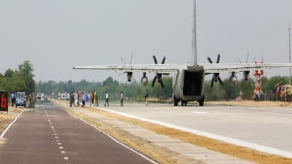 പാക്കിസ്ഥാന്‍റെ മൂക്കിനുകീഴെ നടുറോഡില്‍ പറന്നിറങ്ങി ഇന്ത്യന്‍ യുദ്ധവിമാനം, ഇത് ചരിത്രം!
