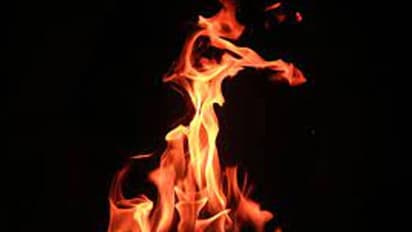 അതിദാരുണം; ബലാത്സംഗത്തെ തുടർന്ന് ഗർഭിണിയായ പെൺകുട്ടിയെ പെട്രോളൊഴിച്ച് തീക്കൊളുത്തി കൊന്നു