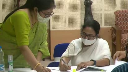 তথ্য গোপনের অভিযোগ, ভবানীপুর উপনির্বাচনে মমতার মনোনয়ন বাতিলের দাবি বিজেপির