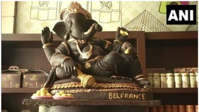 200 கிலோ சாக்லேட்டில் செய்யப்பட்ட விநாயகர் சிலை... 500 குழந்தைகளுக்கு விருந்தளிக்க முடிவு..!