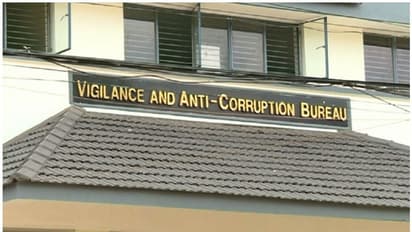 മലിനീകരണ നിയന്ത്രണ ബോർഡിലെ കൈക്കൂലിക്കേസ്, ജോസ് മോനെ വിജിലൻസ് ചോദ്യംചെയ്യുന്നു