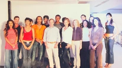 ಈ ಪೋಟೋದಲ್ಲಿ ಇಬ್ಬರು ಪ್ರಖ್ಯಾತ ನಾಯಕಿಯರಿದ್ದಾರೆ! ಗುರುತಿಸಿ