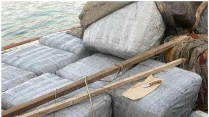 ഒമാനിലേക്ക് 15,000 കിലോഗ്രാം പുകയില ഉത്പന്നങ്ങള് കടത്താന് ശ്രമം; നാല് പ്രവാസികള് പിടിയില്