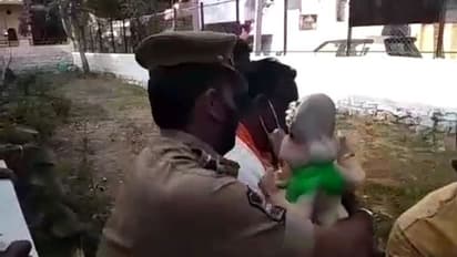 పాతబస్తీలో ఉద్రిక్తత... ఆదిదేవుడు గణపతినే అరెస్ట్ చేసిన పోలీసులు (వీడియో)