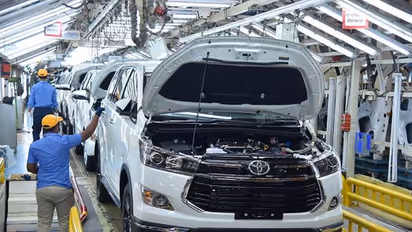 ഇന്നോവ മുതലാളിയും പ്രതിസന്ധിയില്‍, വണ്ടിയെണ്ണം മൂന്നുലക്ഷം കുറയ്ക്കും, കാരണം ഇതാണ്!