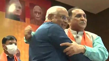 गुजरात बीजेपी में कलह: रुपाणी-पटेल नाराज, मंत्रिमंडल से बाहर हो सकते हैं कई सीनियर, टल गया शपथ ग्रहण
