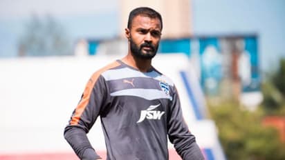 নতুন মরসুম শুরুর আগেই দুঃসংবাদ এসসি ইস্টবেঙ্গলে, করোনা আক্রান্ত অরিন্দম ভট্টাচার্য