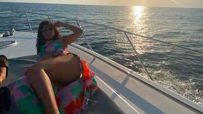 इस एक्ट्रेस ने बिकनी के साथ कराया फोटोशूट, बहन के साथ शेयर की कई हॉट तस्वीरें