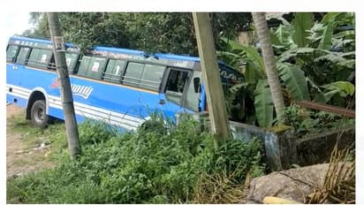 ഡ്രൈവര്ക്ക് ദേഹാസ്വാസ്ഥ്യം; ബസ് മതിലില് ഇടിച്ചു