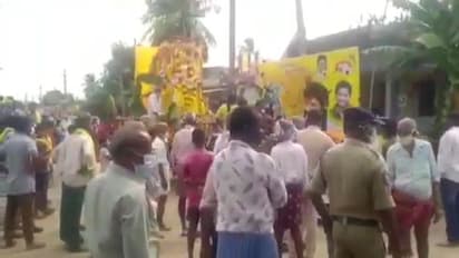 వైసిపి వినాయకుడికి అన్ని అనుమతులు... టిడిపి గణపయ్యకేనా ఆంక్షలన్నీ?: పోలీసులపై సీరియస్ (వీడియో)