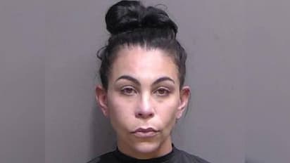 മകനും കൂട്ടുകാരനും ഒപ്പം ചേർന്ന് മറ്റൊരു കുട്ടിയെ പിടിച്ചുവച്ച് മർദ്ദിച്ചു, യുവതി അറസ്റ്റിൽ