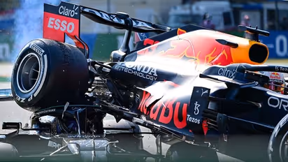 'നന്ദി, ഹാലോയുടെ കോക്ക്പിറ്റിനും ദൈവത്തിനും': ലൂയിസ് ഹാമില്‍ട്ടണ്‍