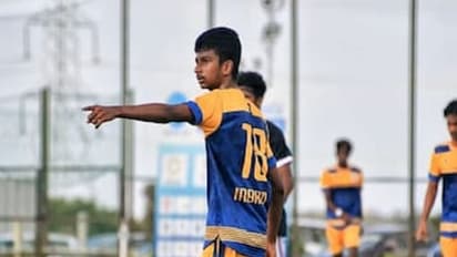 கால்பந்து போட்டியில் கலக்கும் முதல்வர் ஸ்டாலின் பேரன்... போட்டியில் பங்கேற்க விமானத்தில் புறப்பட்டார்.