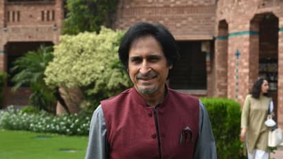 পিসিবির দায়িত্ব নিয়েই জোড়া ধাক্কা, বেসামাল চেয়ারম্যান রামিজ রাজা