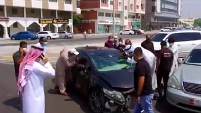 അപകട സ്ഥലത്ത് ഇങ്ങനെ കൂട്ടം കൂടരുത്; വീഡിയോ പുറത്തുവിട്ട് അബുദാബി പൊലീസിന്റെ മുന്നറിയിപ്പ്