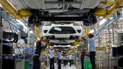 2022 ജൂണ്‍ വരെ ശമ്പളം വേണം, സമരത്തിനിറങ്ങി പൂട്ടുന്ന വണ്ടിക്കമ്പനിയിലെ തൊഴിലാളികള്‍