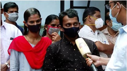 ഒറ്റമുറിയില്‍ ആരും കാണാതെ 10 വര്‍ഷം; കാത്തിരിപ്പ് അവസാനിച്ചു, റഹ്മാനും സജിതയും വിവാഹിതരായി