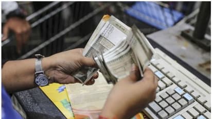 Bank Employees : ബാങ്ക് ജീവനക്കാരുടെ ജോലിഭാരം ലഘൂകരിക്കണം; ചീഫ് സെക്രട്ടറിയോട് മനുഷ്യാവകാശ കമ്മീഷൻ