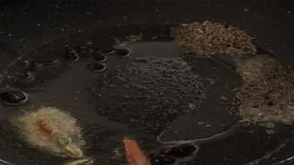 रेस्त्रां में इस तरह कुछ ही मिनटों में बन जाती है पनीर से लेकर चिकन की सब्जी, घर पर भी आजमा सकते हैं ये ट्रिक