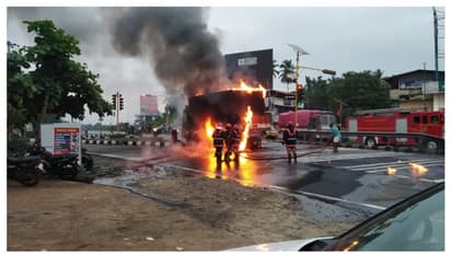 కృష్ణాజిల్లా: లారీలో మంటలు.. లోపల కెమికల్స్, జాతీయ రహదారిపై భారీగా ట్రాఫిక్ జాం
