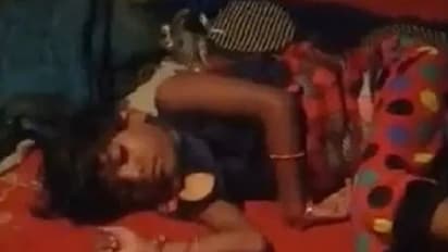 കഴുത്തില്‍ മൂര്‍ഖന്‍ ചുറ്റി രണ്ട് മണിക്കൂര്‍; പാമ്പിന്റെ കടിയുമേറ്റ ബാലിക സുഖം പ്രാപിക്കുന്നു