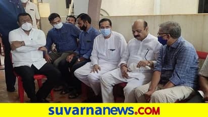 ಅಗಲಿದ ಸ್ನೇಹಿತನ ದರ್ಶನ ಪಡೆದು ಕಣ್ಣೀರಿಟ್ಟ ಸಿಎಂ ಬೊಮ್ಮಾಯಿ